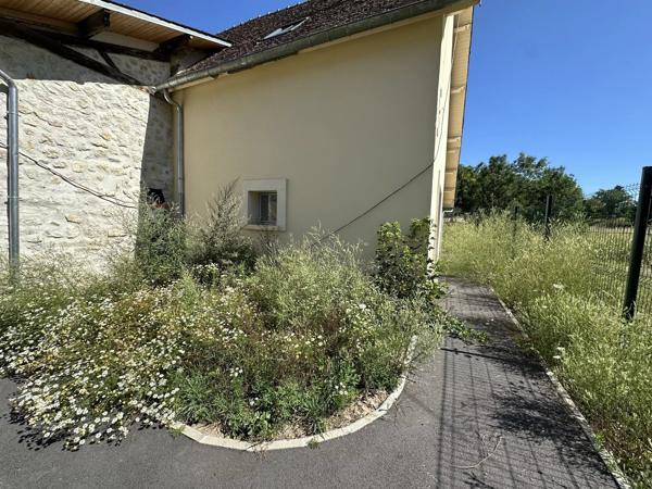 Vente                                                      Local commercial
                        
                     2 pièces                      47 m2                     à Belle-Église