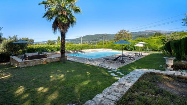 Maison à Valbonne, 06560 - 4 pièces 120m²