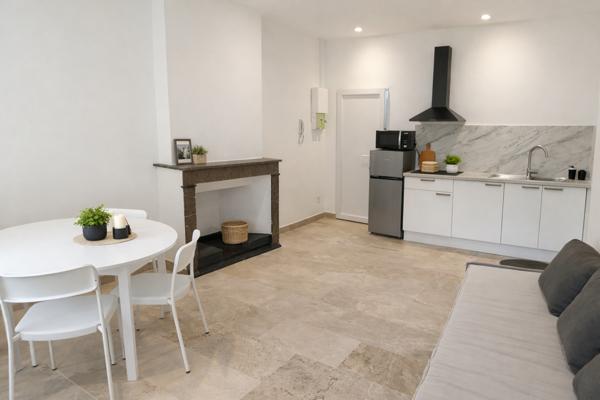 Studio 26 m² meublé rénové  Bagnols-sur-Cèze (30200)
