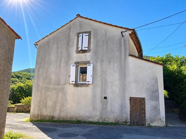 maison de hameau avec dépendance et terrains