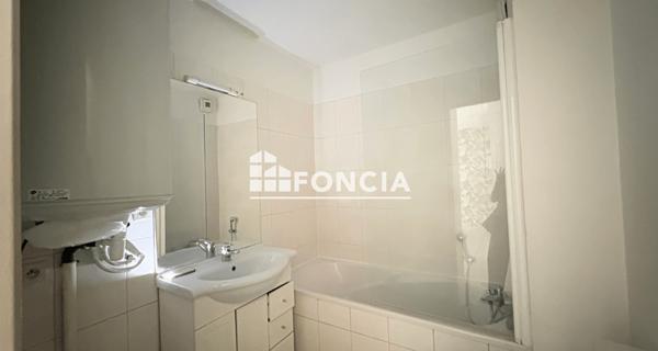 Location Studio 28.02 m² - Clermont-ferrand 63000