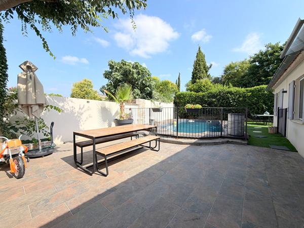 A VENDRE 84120 PERTUIS MAISON PLAIN PIED 5 PIECES D'ENVIRON 116 M² AVEC JARDIN ET PISCINE