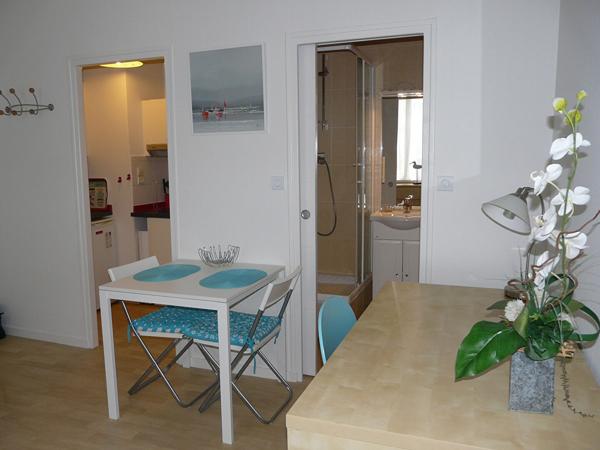 A LOUER - STUDIO MEUBLE VIEUX PORT LA ROCHELLE