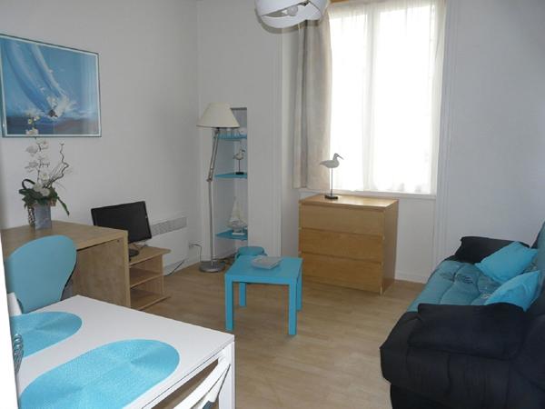 A LOUER - STUDIO MEUBLE VIEUX PORT LA ROCHELLE