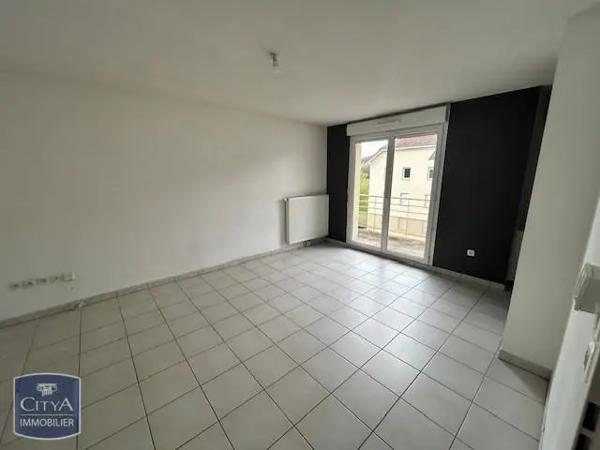 Appartement à louer 2 pièces 46.64m² Grand-Charmont (25200)