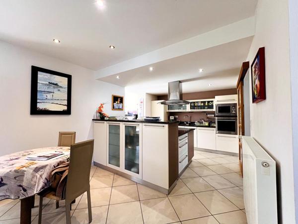 Surzur- Maison 205m2- 5 ch- Garages- Atelier- 1824m2 Terrain