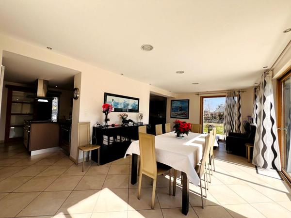 Surzur- Maison 205m2- 5 ch- Garages- Atelier- 1824m2 Terrain