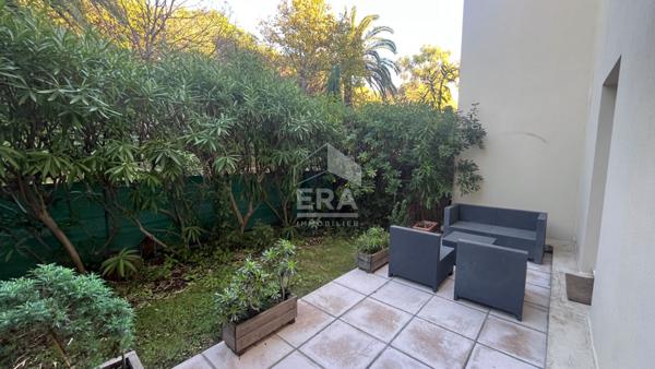 A VENDRE - NICE OUEST / CORNICHE FLEURIE : Appartement 3 pièces, garage, cave, piscine