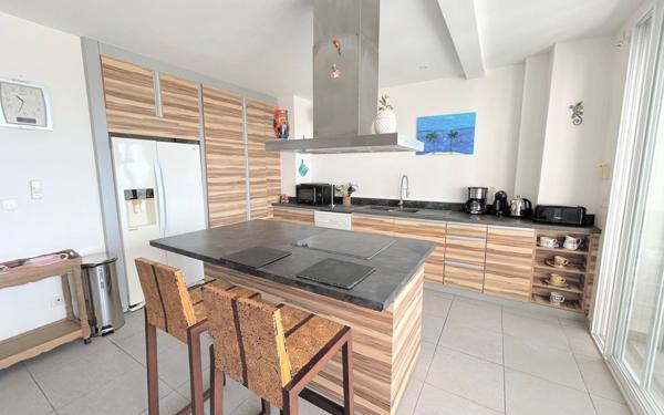 Appartement à vendre    3 pièces • 93,20 m2 Saint-François