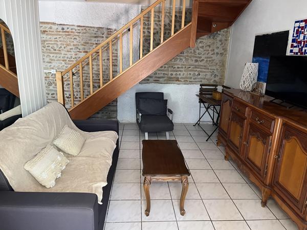 31310: MONTESQUIEU: Loue maison T2