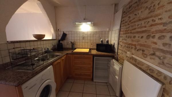 31310: MONTESQUIEU: Loue maison T2