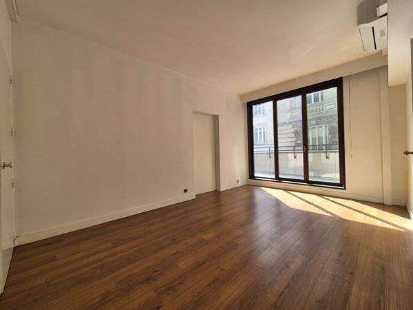 NANTES – rue Racine – bureaux de 58m² avec terrasse