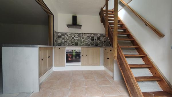 PROCHE BEAUVAIS, TRES BELLE LONGERE DE CARACTERE CLASSEE EN "C" DE 85 M² SUR 400 M² DE TERRAIN CLOS AU CALME Beauvais (60000)