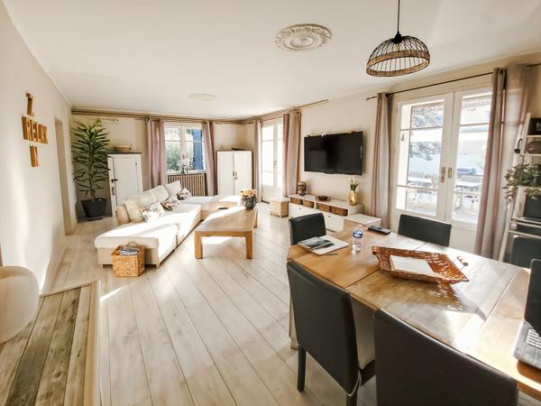 Maison Eyguieres 6 pièce(s) 241 m2 + Terrain de 4000m2