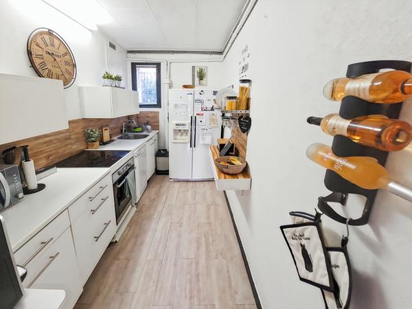 Maison Eyguieres 6 pièce(s) 241 m2 + Terrain de 4000m2