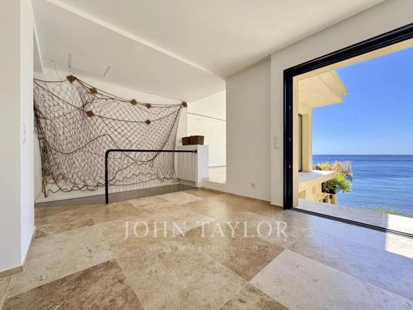 Villa pieds dans l’eau – Vue mer panoramique & accès privé à la plage