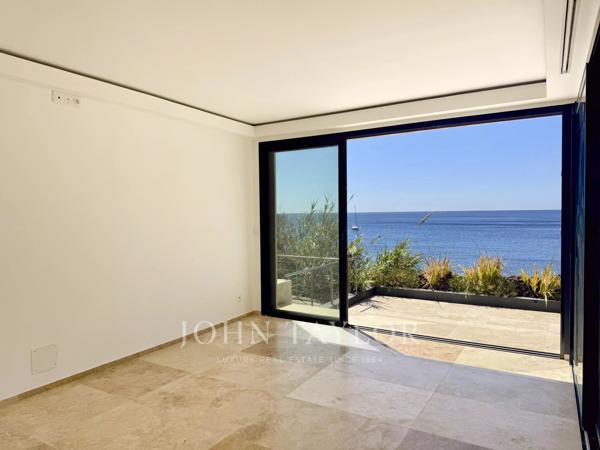 Villa pieds dans l’eau – Vue mer panoramique & accès privé à la plage