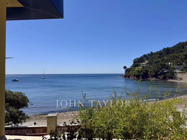 Villa pieds dans l’eau – Vue mer panoramique & accès privé à la plage
