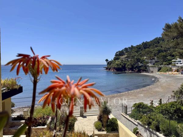 Villa pieds dans l’eau – Vue mer panoramique & accès privé à la plage