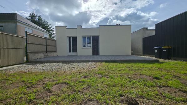 Maison de centre bourg de plain pied 2 chambres et jardin Donges 4 pièce(s) 87 m2