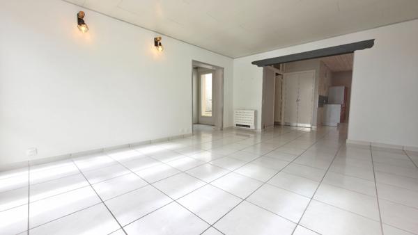 Maison de centre bourg de plain pied 2 chambres et jardin Donges 4 pièce(s) 87 m2