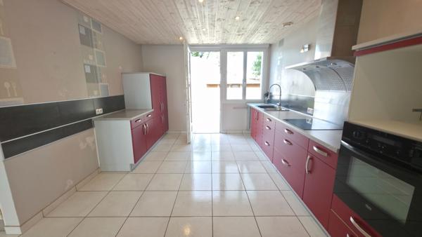 Maison de centre bourg de plain pied 2 chambres et jardin Donges 4 pièce(s) 87 m2