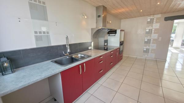 Maison de centre bourg de plain pied 2 chambres et jardin Donges 4 pièce(s) 87 m2