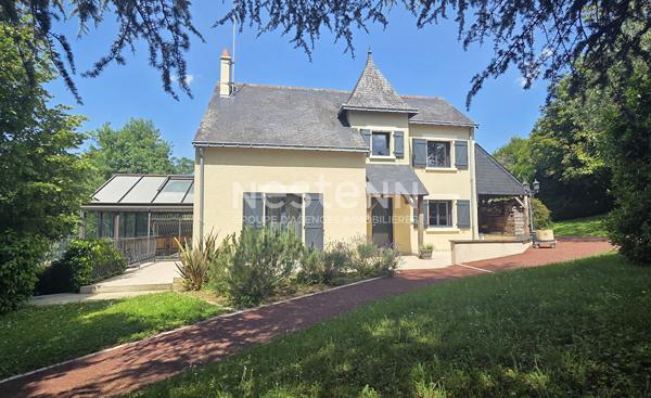 BELLE VIGNE EN LAYON - Propriété entre Champs sur Layon et Rablay sur Layon : 2 hectares, étang privé, 190 m² de charme et nature préservée. Un bien unique et incomparable.