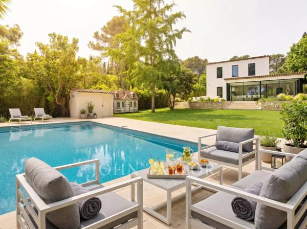 Villa avec 4 chambres + bureau à louer à Mougins