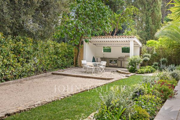 Villa avec 4 chambres + bureau à louer à Mougins