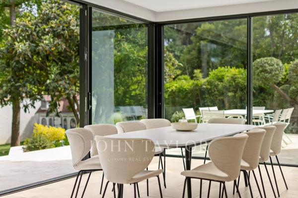 Villa avec 4 chambres + bureau à louer à Mougins