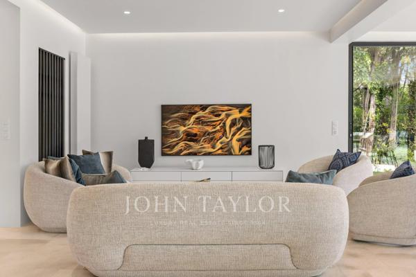 Villa avec 4 chambres + bureau à louer à Mougins