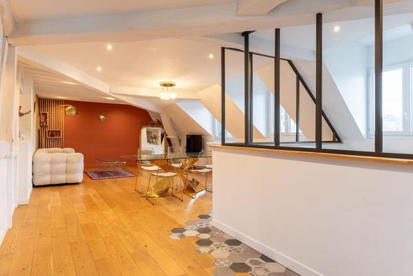 Triplex de caractère avec balcon en centre ville