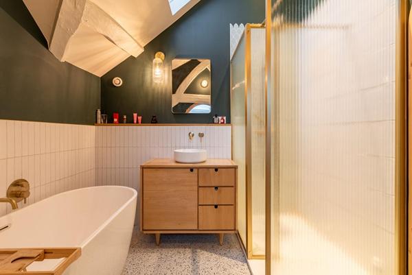 Triplex de caractère avec balcon en centre ville