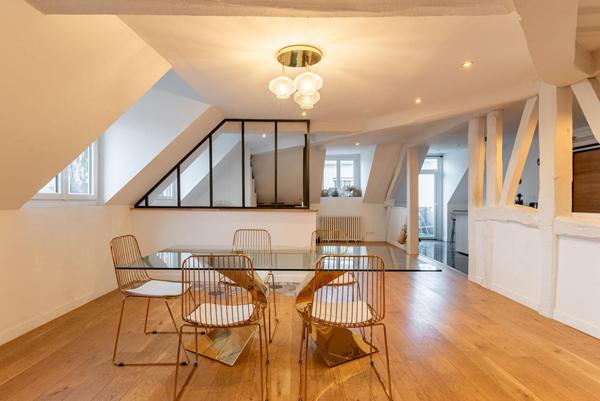 Triplex de caractère avec balcon en centre ville