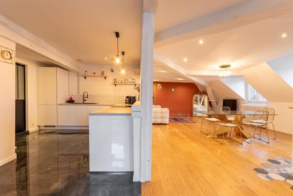 Triplex de caractère avec balcon en centre ville