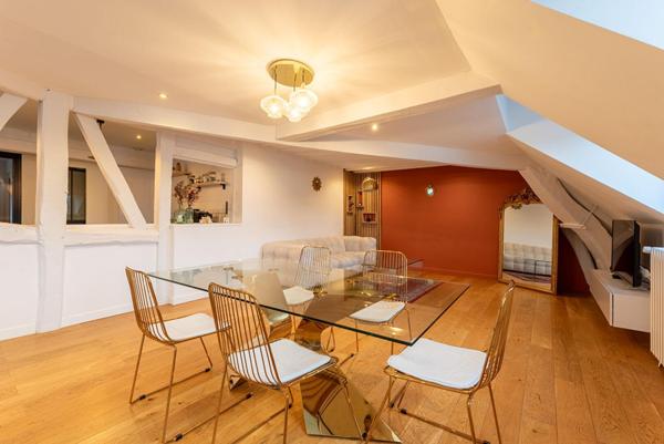 Triplex de caractère avec balcon en centre ville