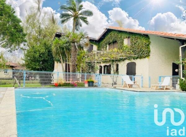 Maison à vendre 8 pièces 226 m² Saint-Loubès