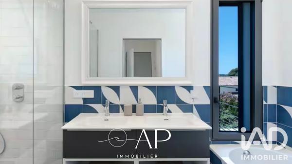 Location maison 7 pièces 182 m² Carqueiranne