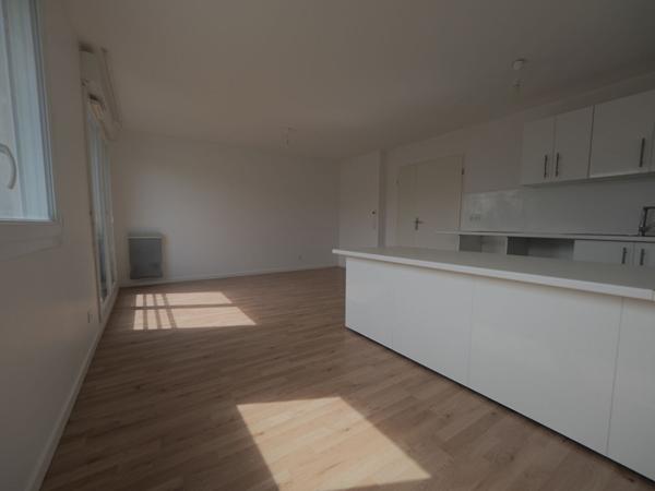 Appartement Romainville 2 pièce(s) 50.7 m2