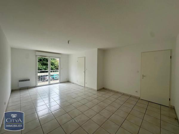Appartement à louer 3 pièces 67.09m² Pouzauges (85700)