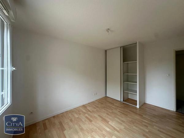 Appartement à louer 3 pièces 67.09m² Pouzauges (85700)