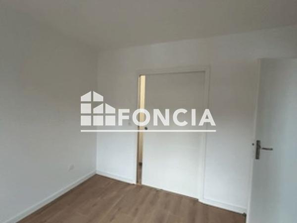 Location Appartement 2 pièces 40.3 m² - 65 RUE SAINTE HELENE La Madeleine 59110