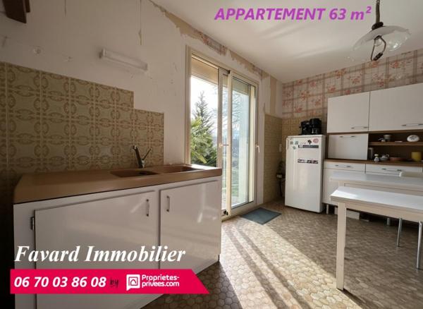 Propriété avec 3 logements indépendants, piscine couverte et vue dégagée ? Saint-Mexant