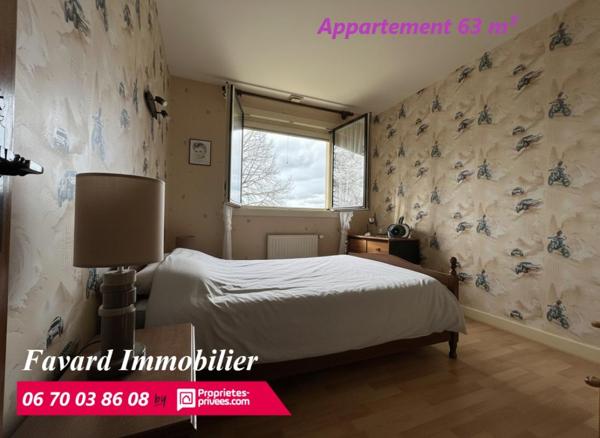 Propriété avec 3 logements indépendants, piscine couverte et vue dégagée ? Saint-Mexant