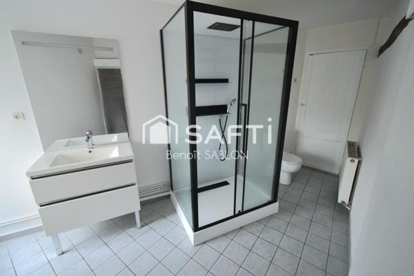 Maison 3 chambres, jardin, parkings et dépendance