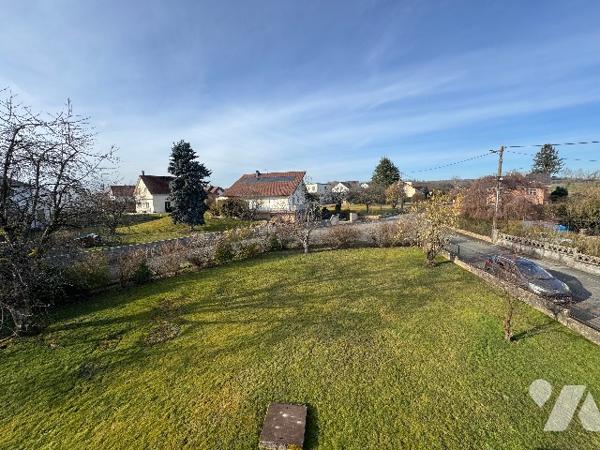 MAISON RENOVEE 92 M2 VIEUX-CHARMONT AVEC TERRAIN DE 14 ARES