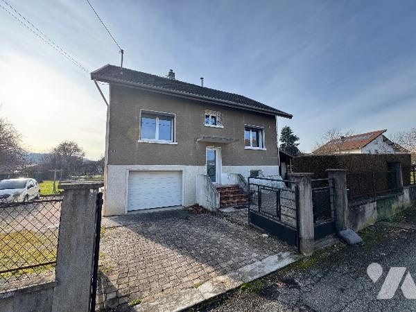 MAISON RENOVEE 92 M2 VIEUX-CHARMONT AVEC TERRAIN DE 14 ARES
