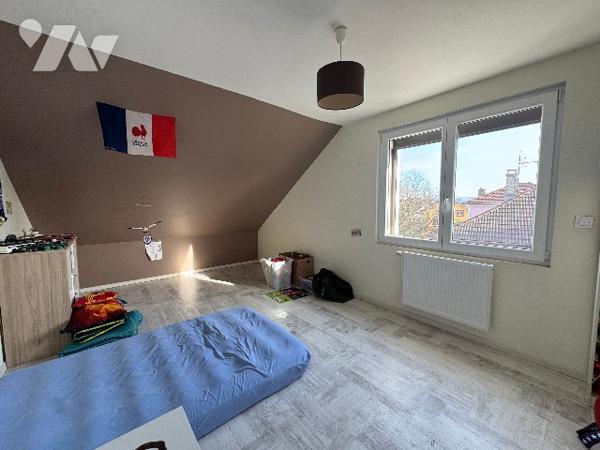 MAISON RENOVEE 92 M2 VIEUX-CHARMONT AVEC TERRAIN DE 14 ARES