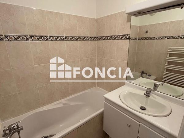 Location Appartement 3 pièces 72.4 m² - Le Plessis Robinson 92350